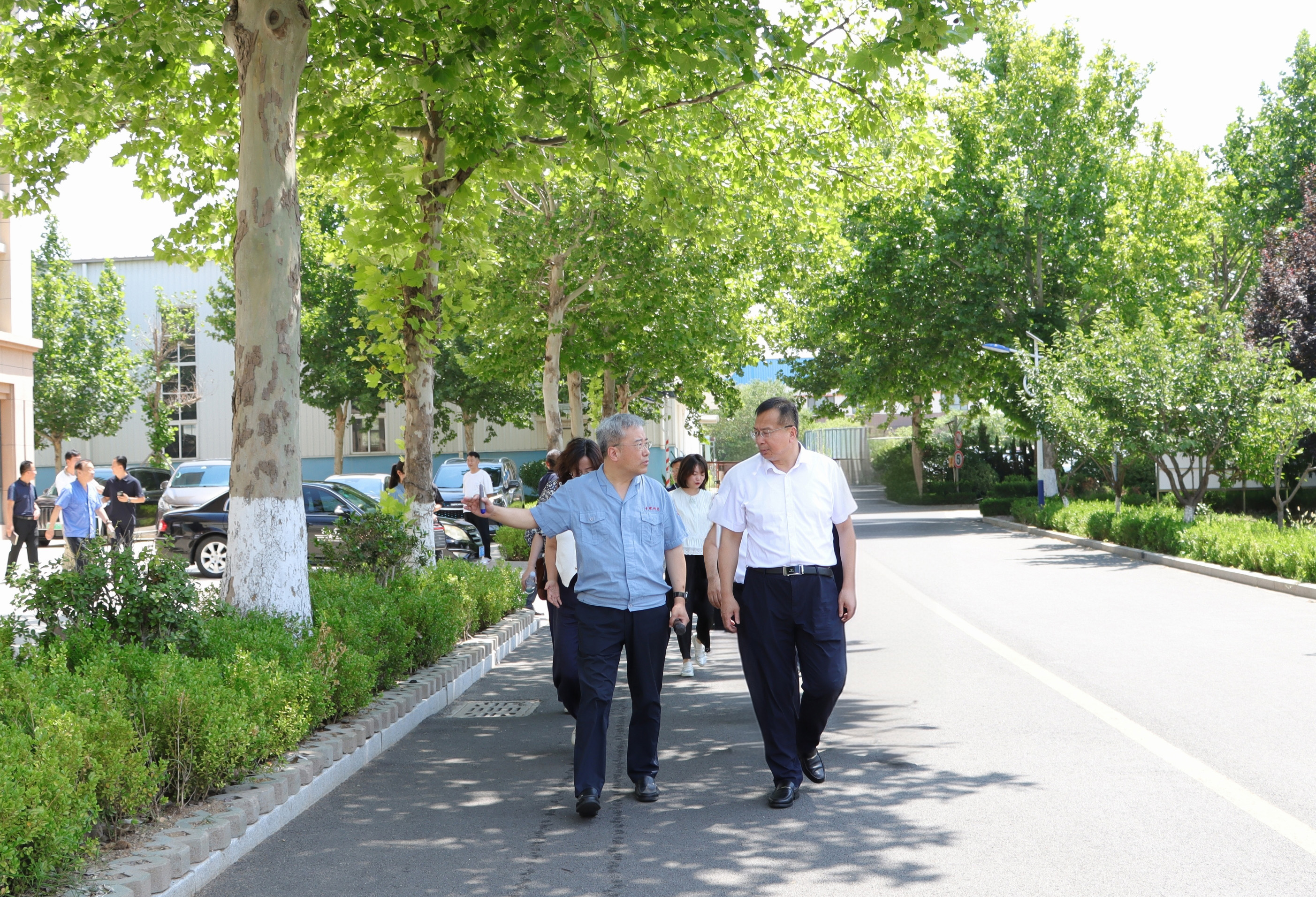 青島市科協(xié)黨組書記、主席王崇江一行蒞臨青纜考察調(diào)研